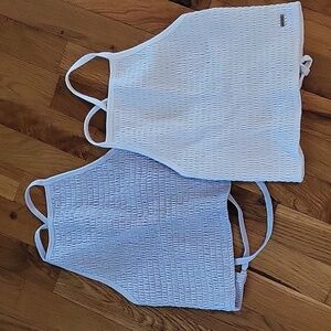 Set of 2 Hollister tanks